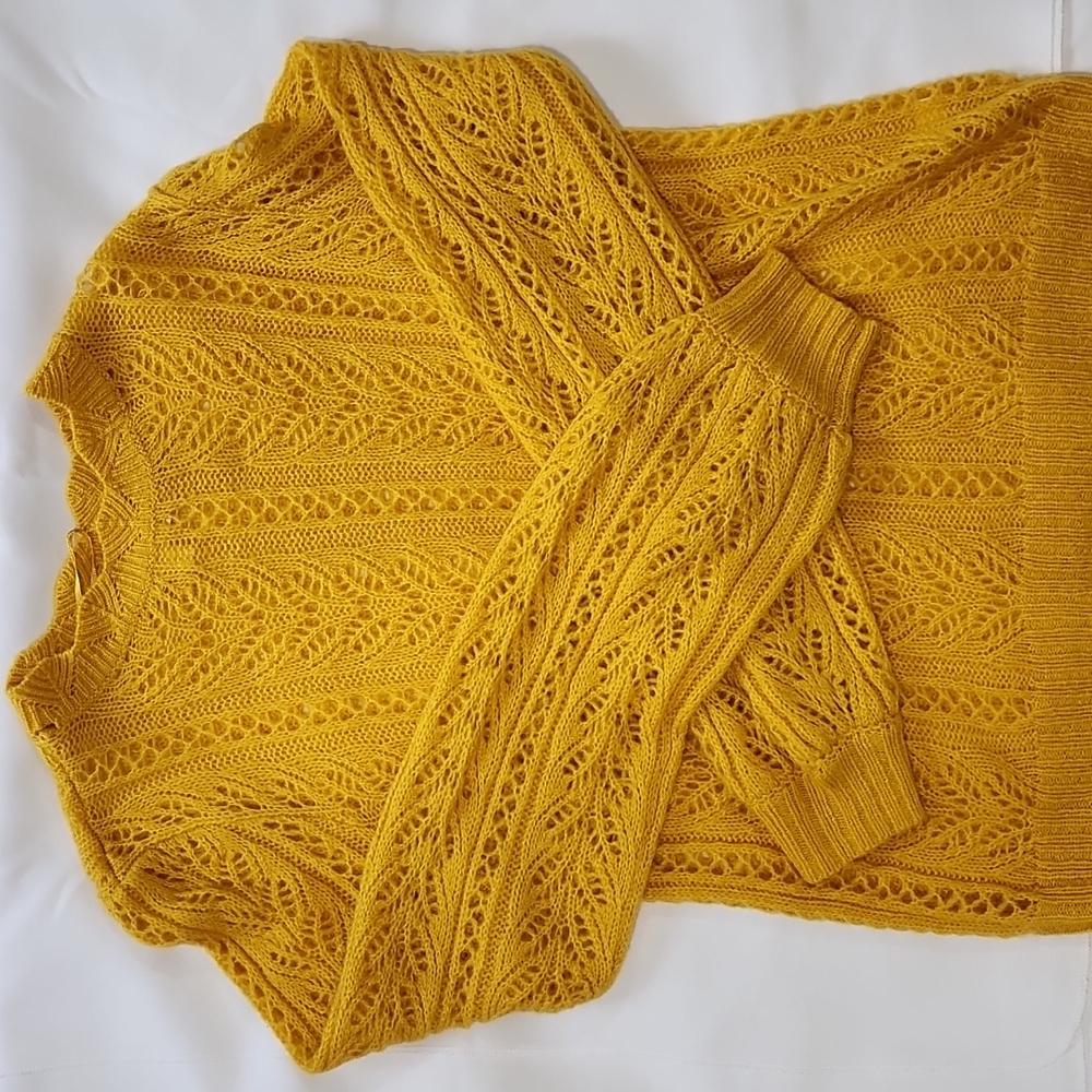 Women's pullover sweater